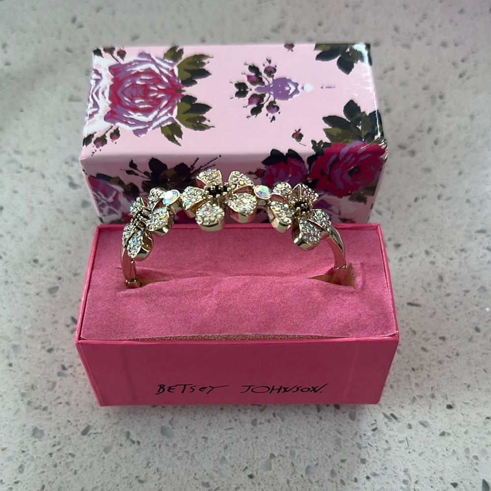 Betsey Johnson Gold Floral Bracelet